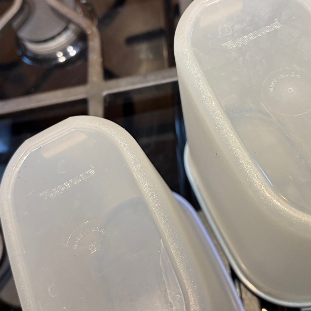 Tupperware pitchers - Picture 4 of 8